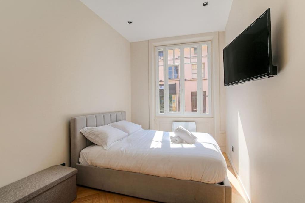 Apartment Spacieux T3 Moderne Avec Parking, Ecully