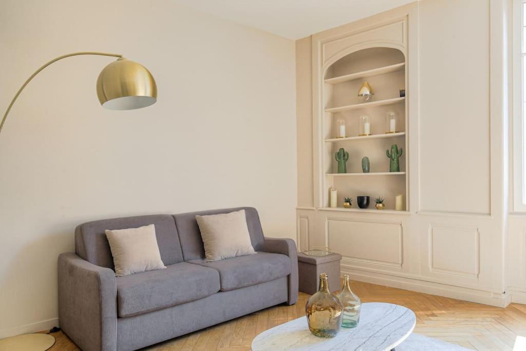 Apartment Spacieux T3 Moderne Avec Parking, Ecully